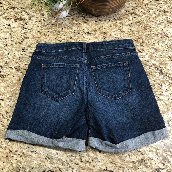Old Navy Distressed Dark Wash Rolled Hem Denim Shorts - Picture 4 of 5